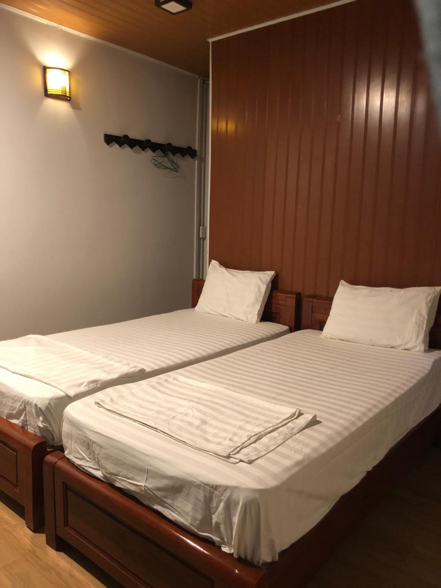 Nha Lan Homestay Хойан Экстерьер фото
